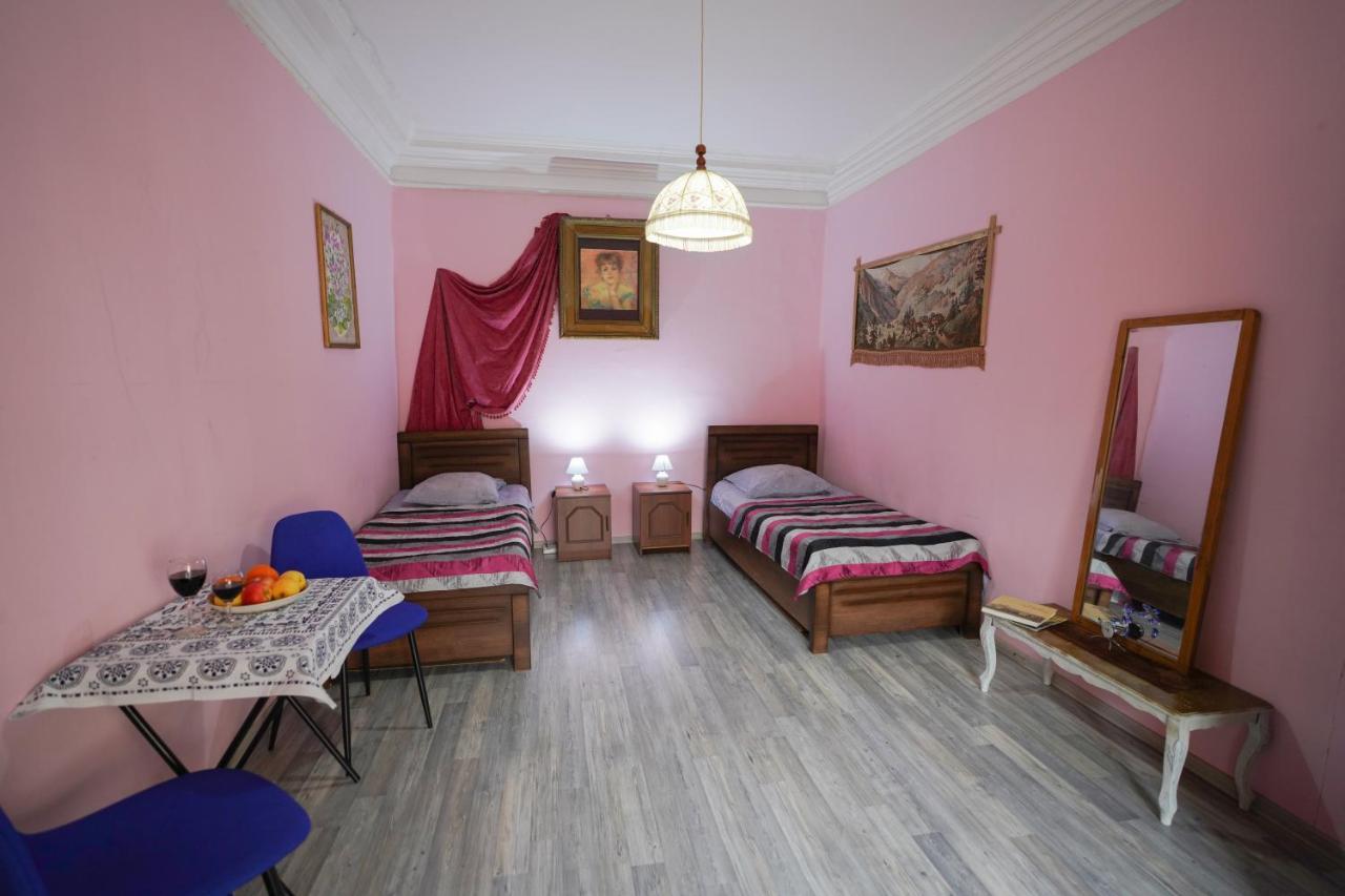 Leon Rooms Tbilisi Bagian luar foto