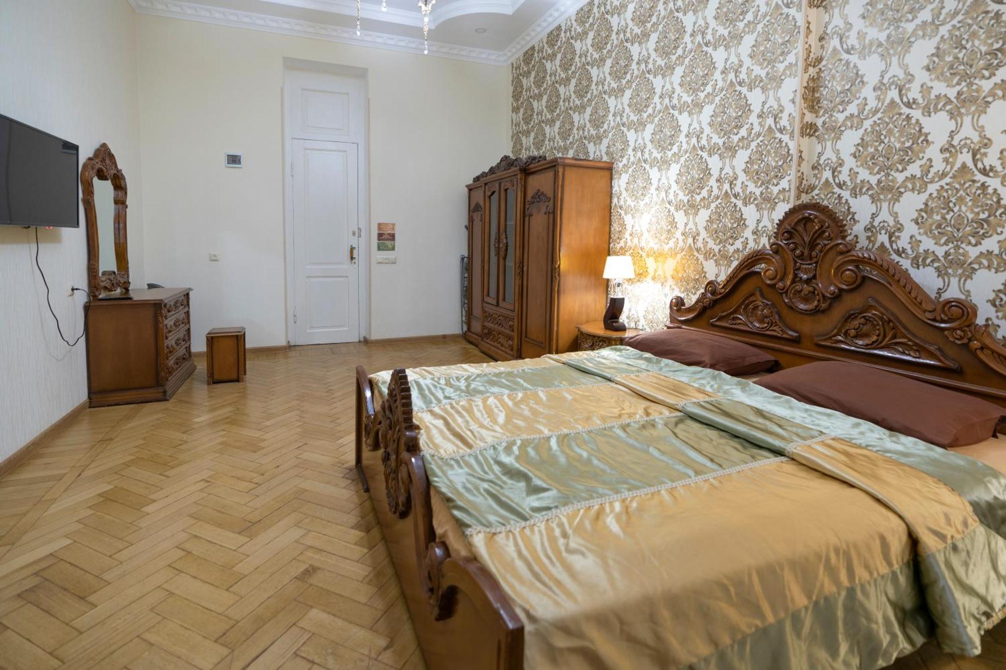 Leon Rooms Tbilisi Bagian luar foto