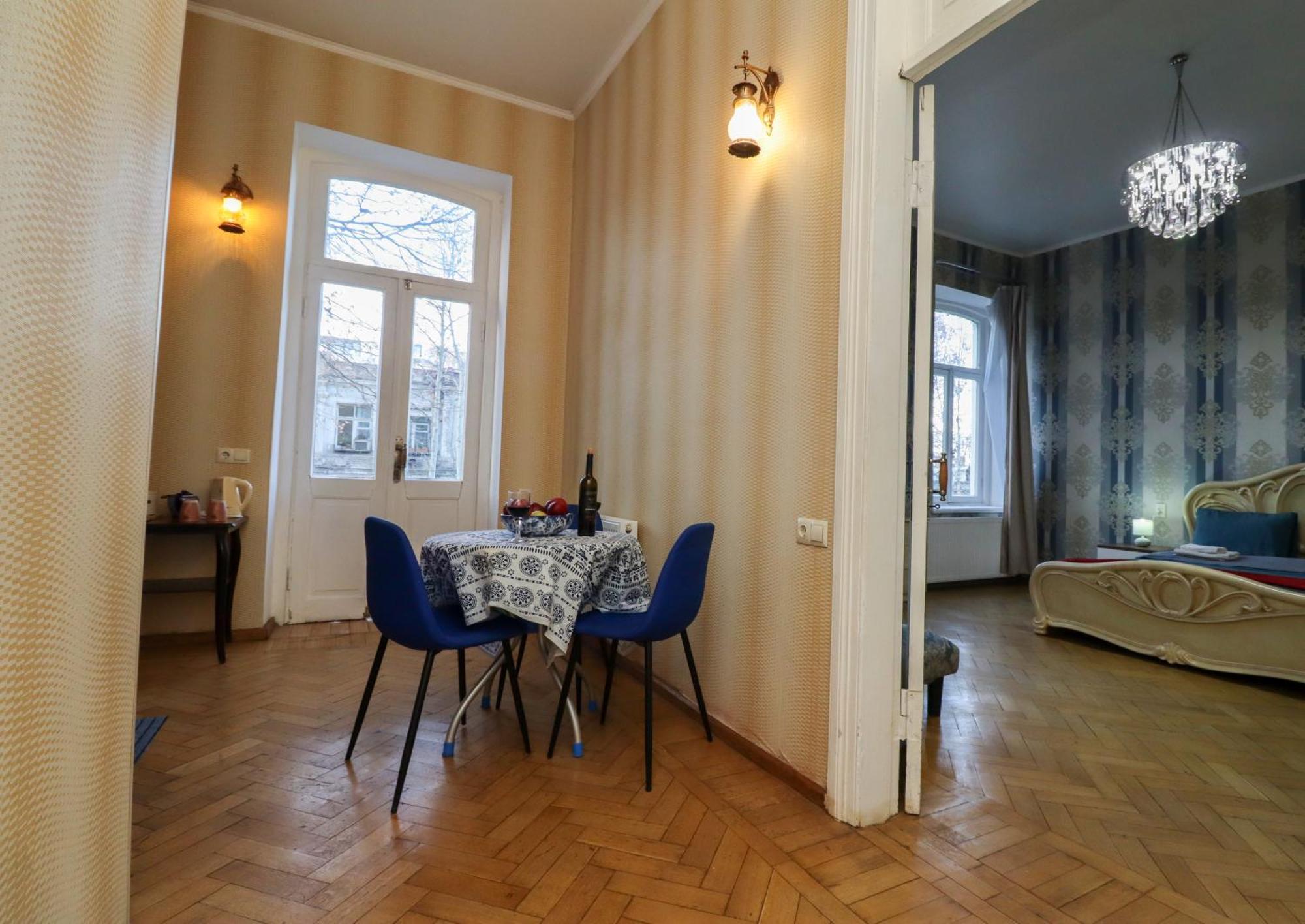 Leon Rooms Tbilisi Bagian luar foto