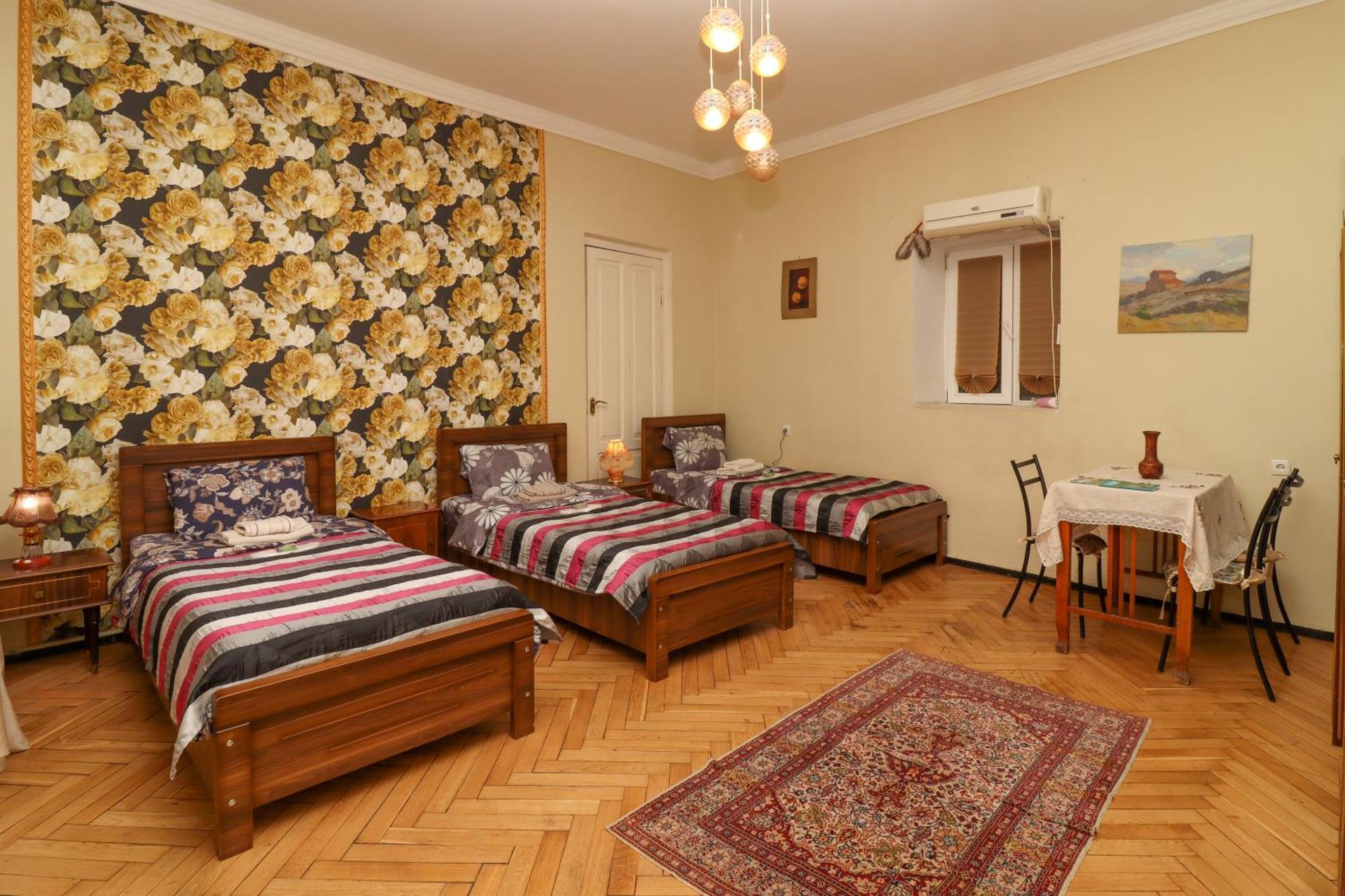 Leon Rooms Tbilisi Bagian luar foto