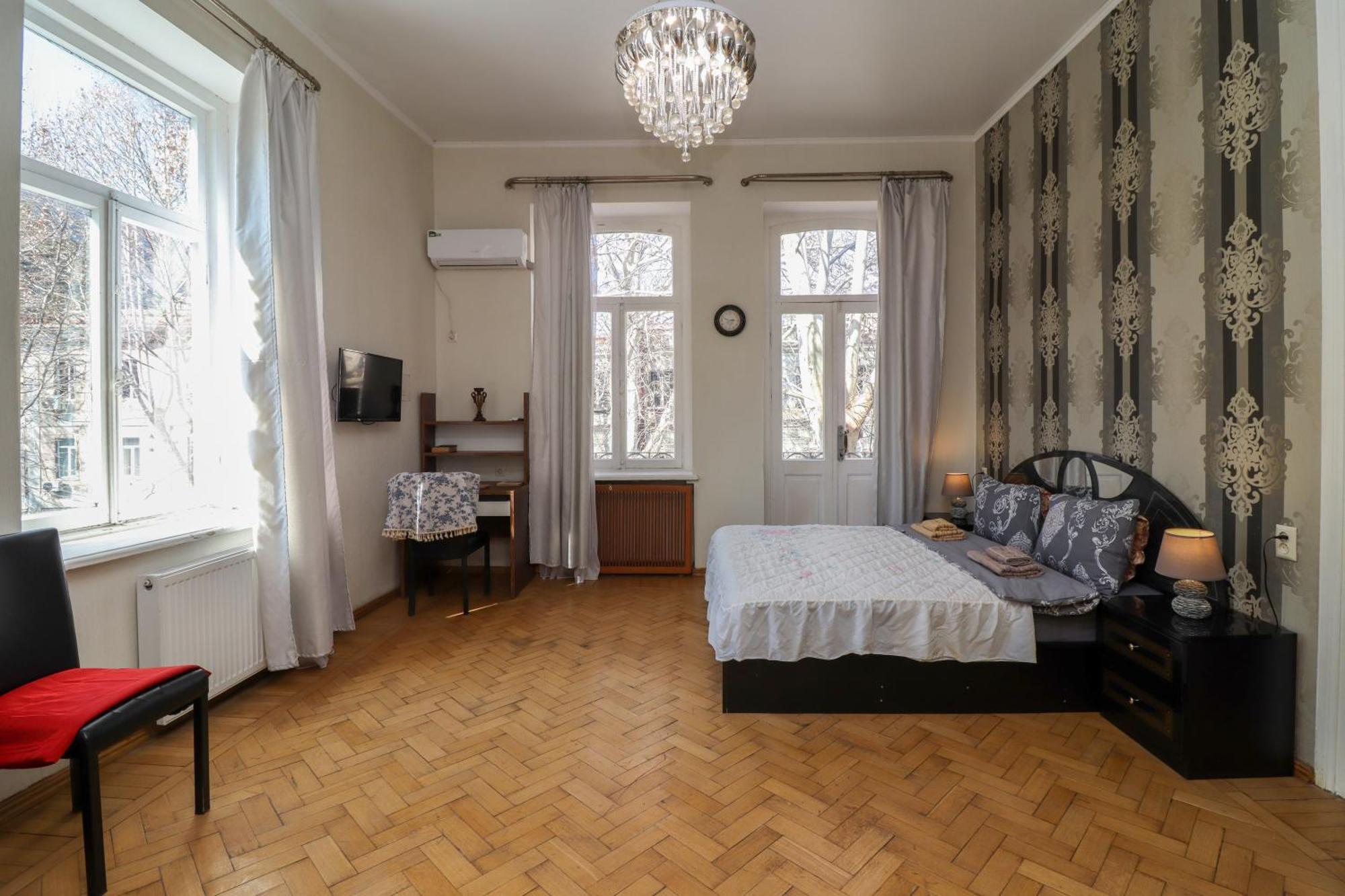 Leon Rooms Tbilisi Bagian luar foto